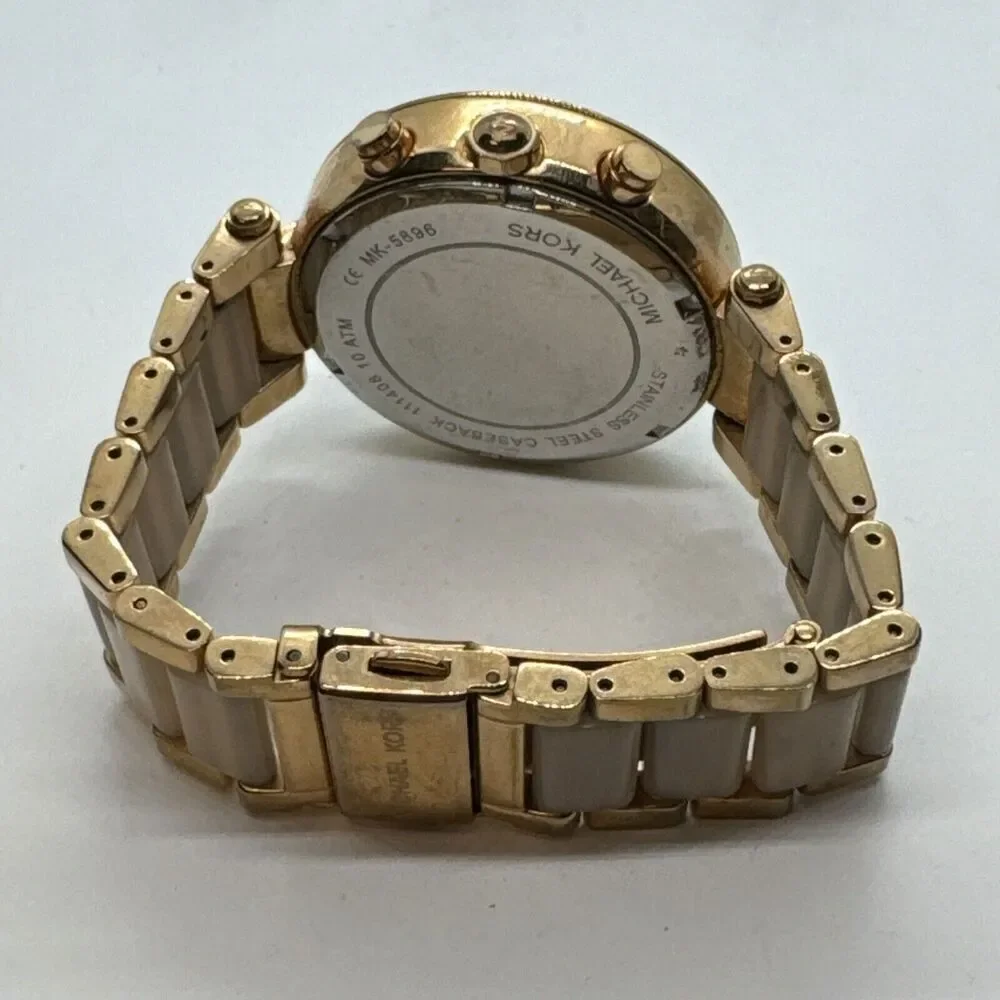 Michael Kors Parker MK5896 Women Rose Gold Analog Dial Quartz Wrist Watch JNA404